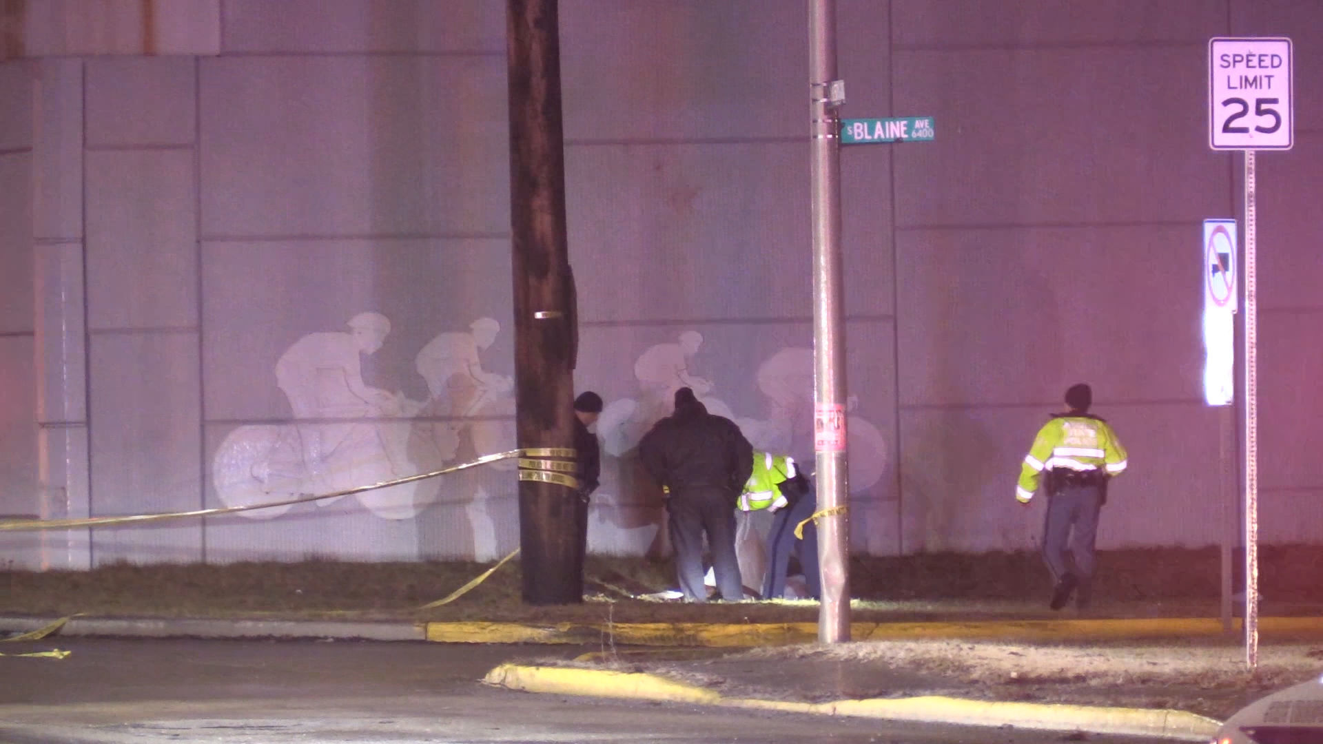 Coroner on scene of wreck in Hammond